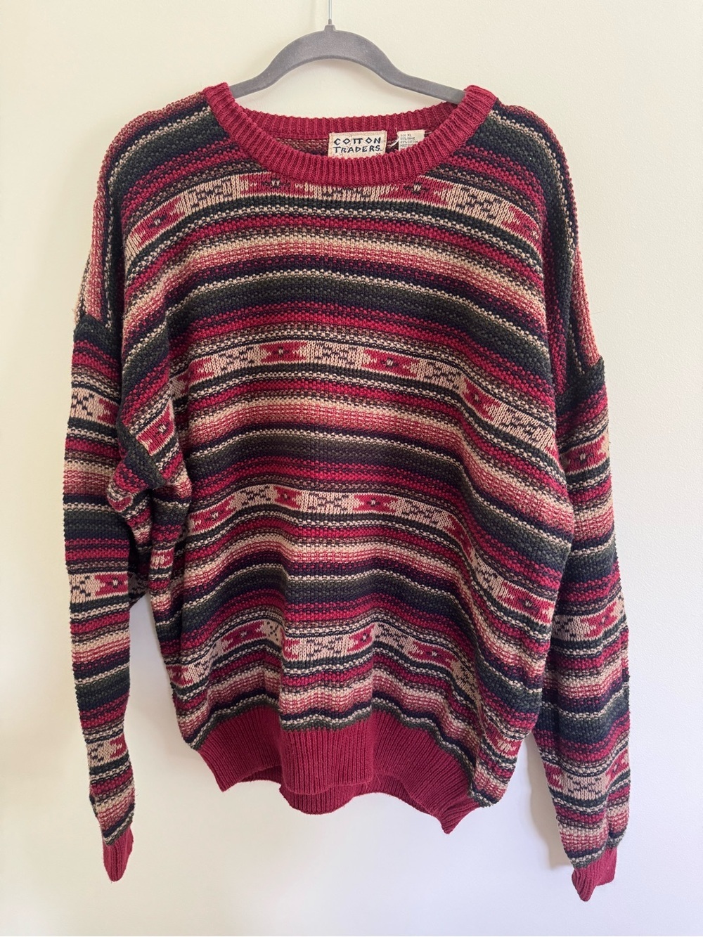 Vintage Cotton Traders Men's Burgundy Patterned Knit Crewneck Sweater